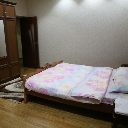 Srtashyan Apartments - Gorky Street 기우므리 외부 사진