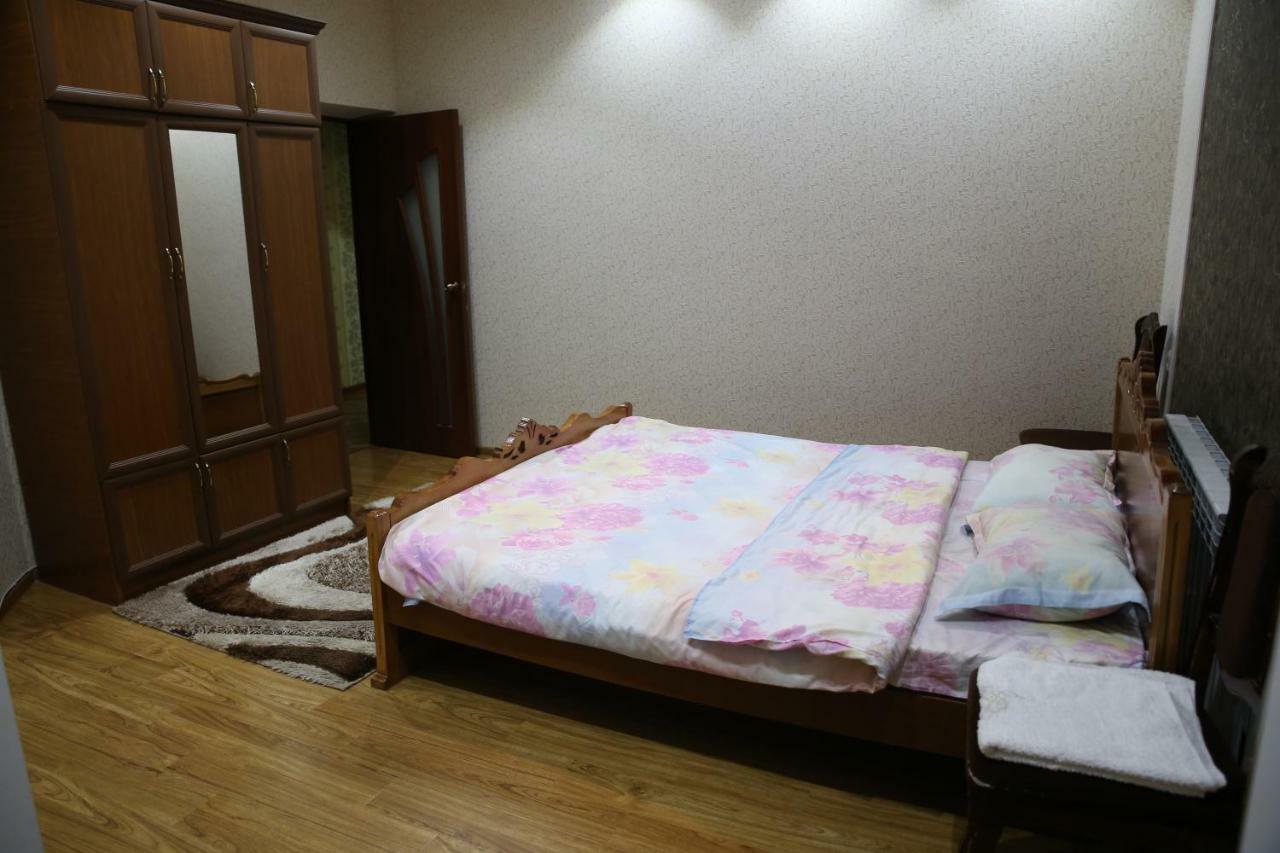 Srtashyan Apartments - Gorky Street 기우므리 외부 사진